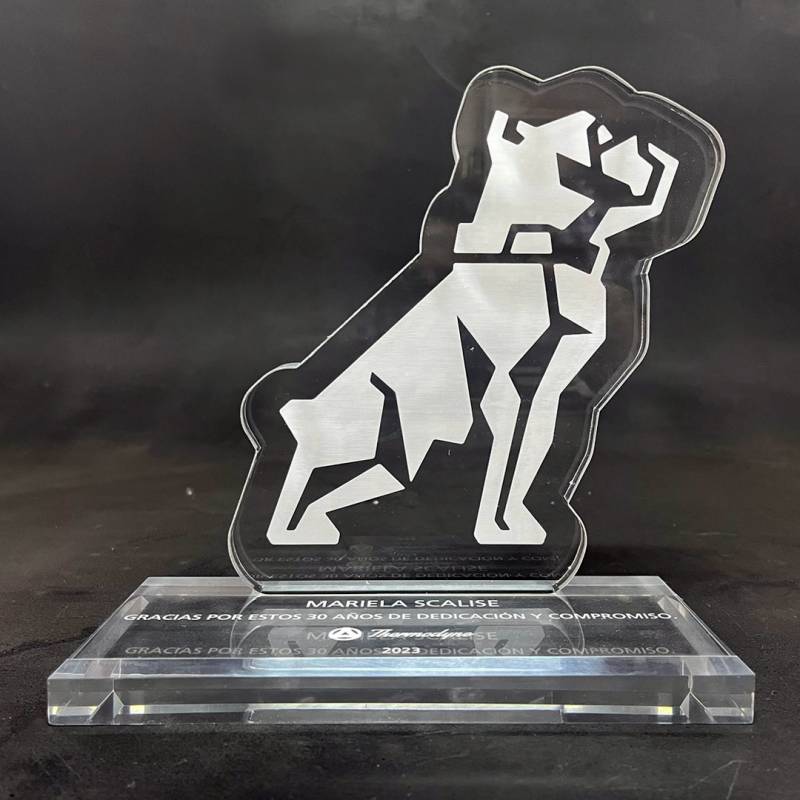 Trofeo de Acrílico con corte Laser